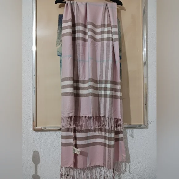 Burberry pink/beige Plaid Scarf. Wrap with Fringe. - Picture 4 of 9